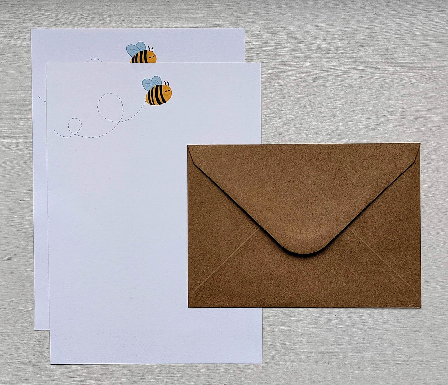 Notepaper Set - Zipping Bumblebee